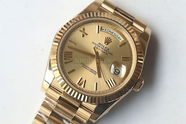 Rolex Day-Date Oyster Fluted YG Roman Markers Gold & Silver Dial Bracelet Noob A3255